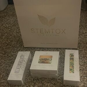 White & Gold Exfoliating Cleanser